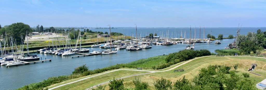 Blick vom Schloß, Richtung Ijmeer ...