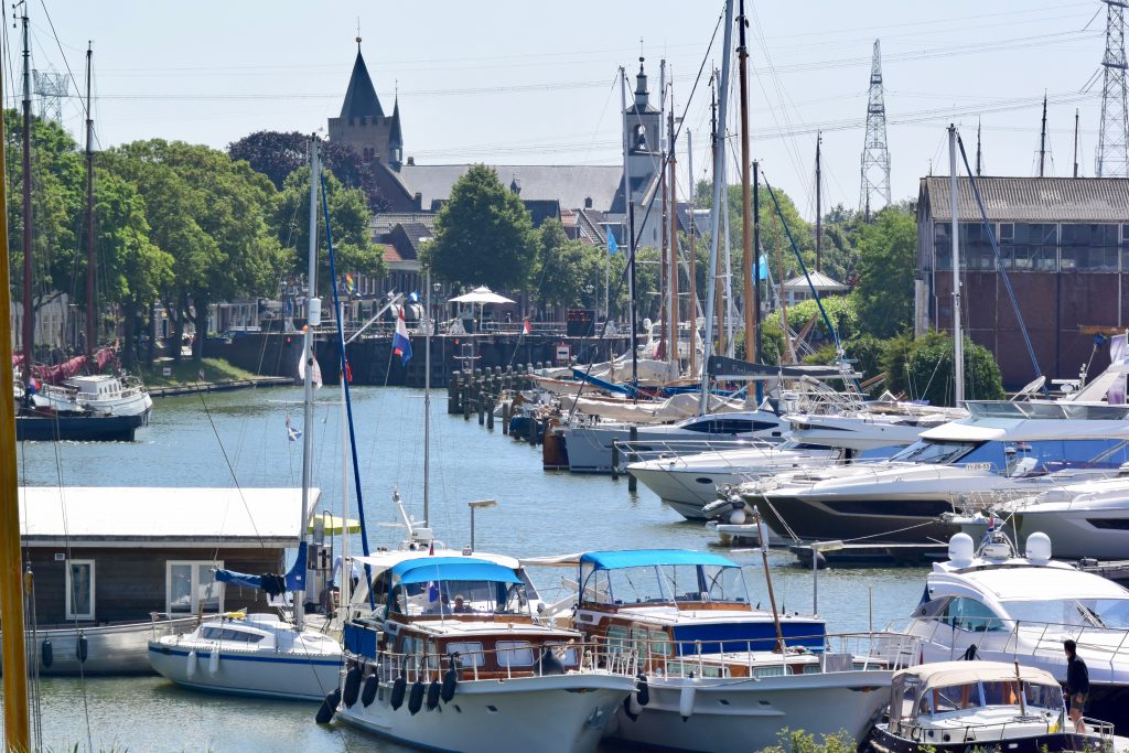 ... und Richtung Stadtschleuse