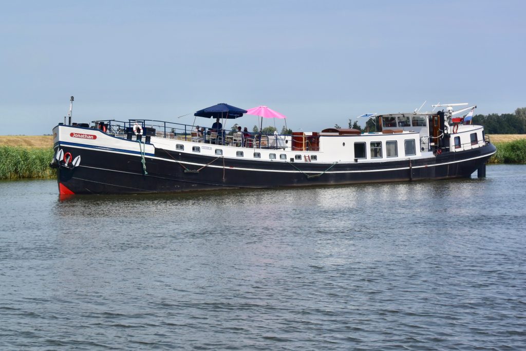 Netter Flußfahrtdampfer