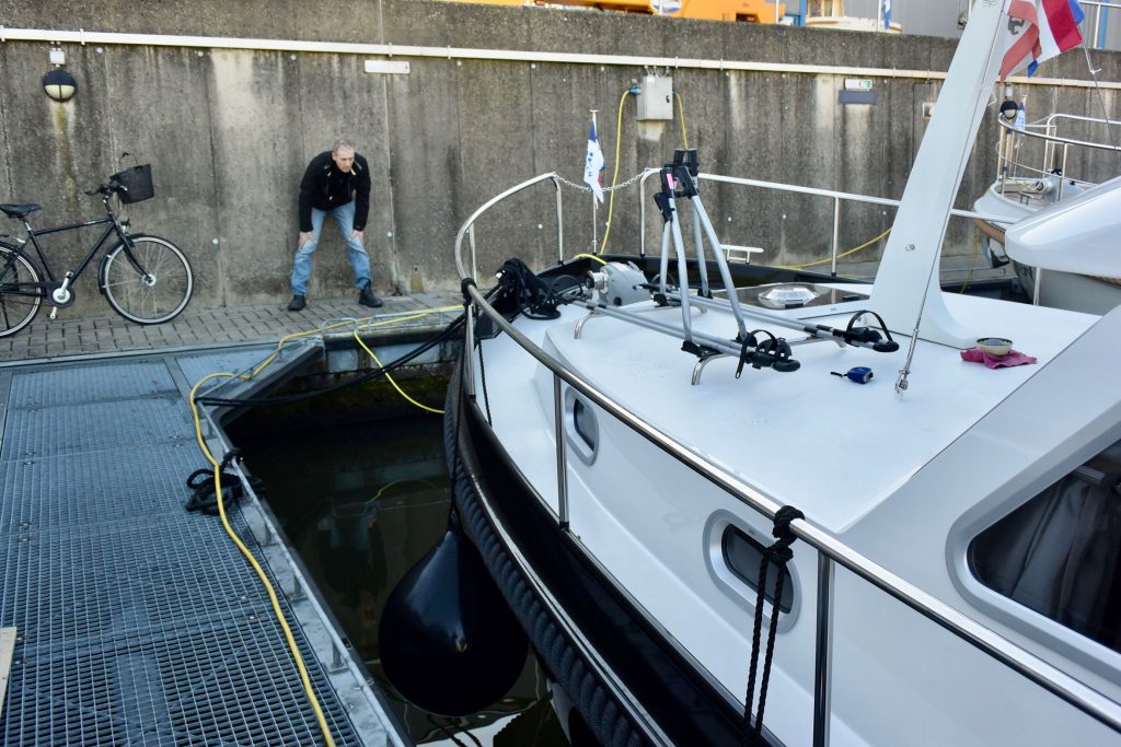 Philip macht sich an die Arbeit, Montage Fahrradträger