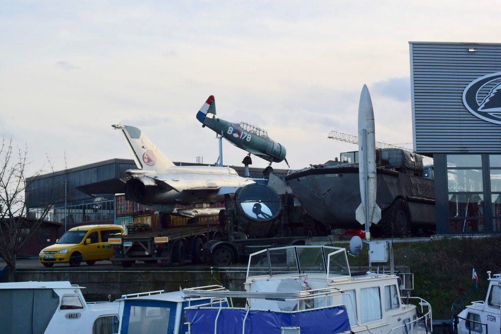 Skurriles Gegenüber kurz vorm Linssen Hafen