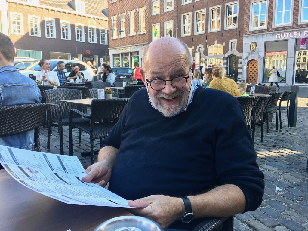 Draußen essen geht wunderbar bei dem Wetter