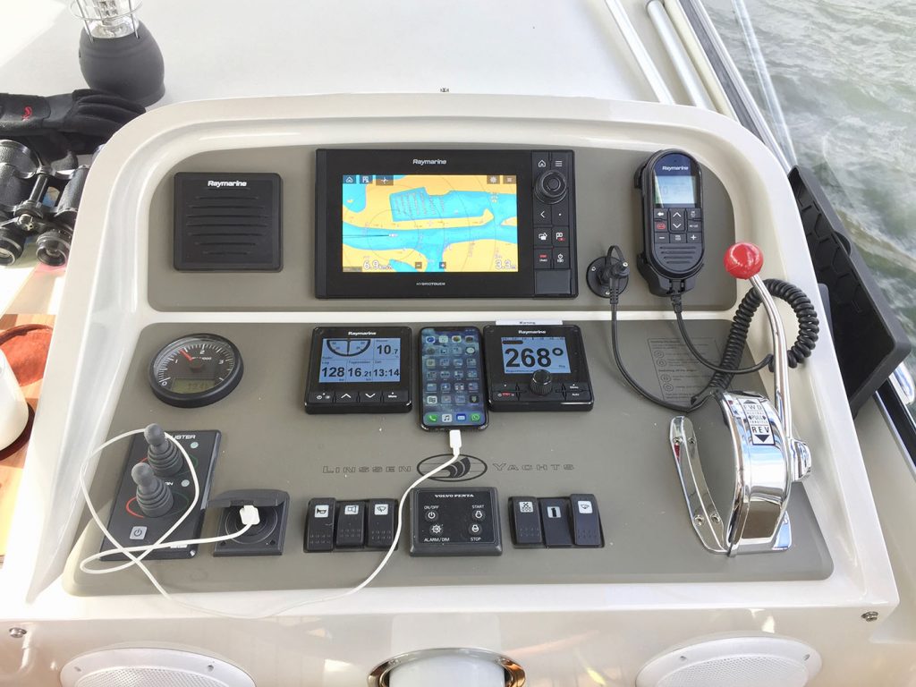 Auch das Cockpit wird vertrauter (allerdings noch ohne Routenführung)