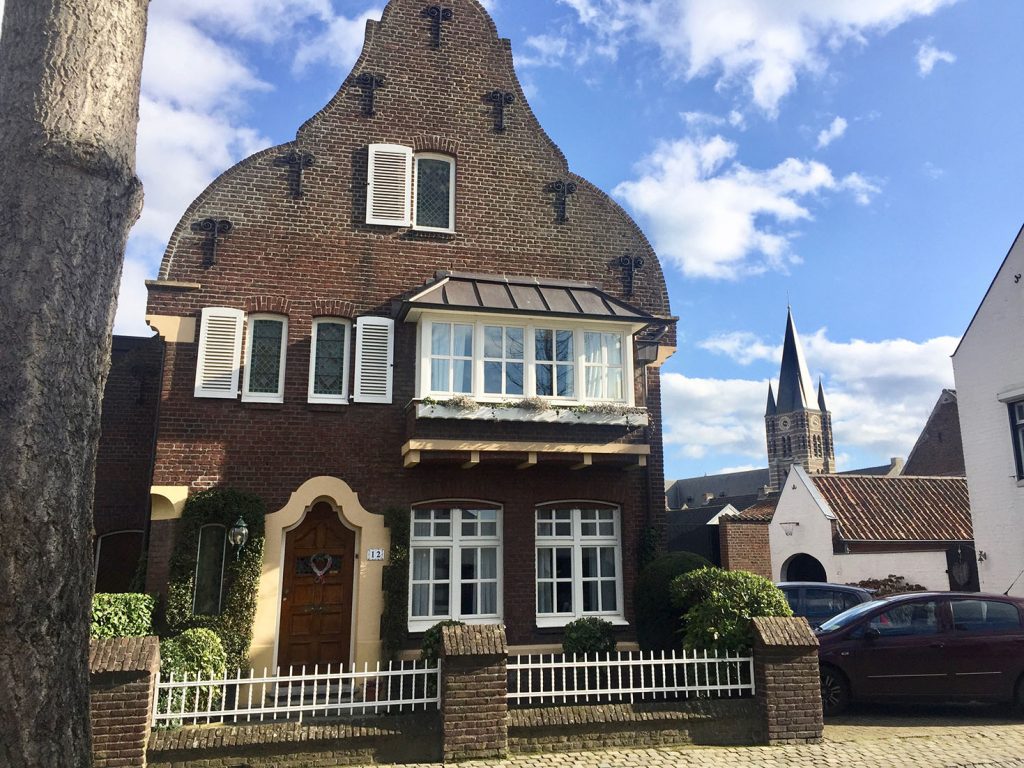 Nicht alle schönen Häuser in Thorn sind weiß