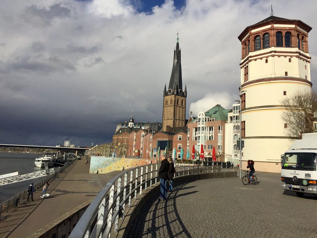 Rückfahrt wieder über Düsseldorf ...