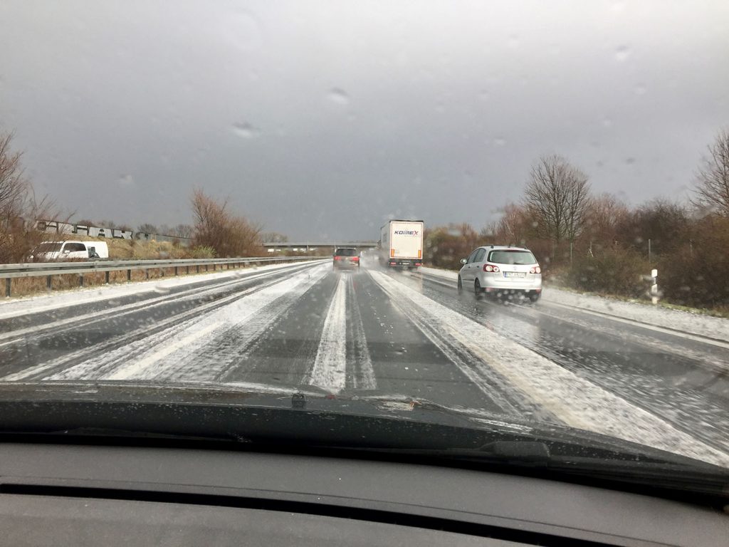 ... es kündigen sich wieder stürmische Zeiten an