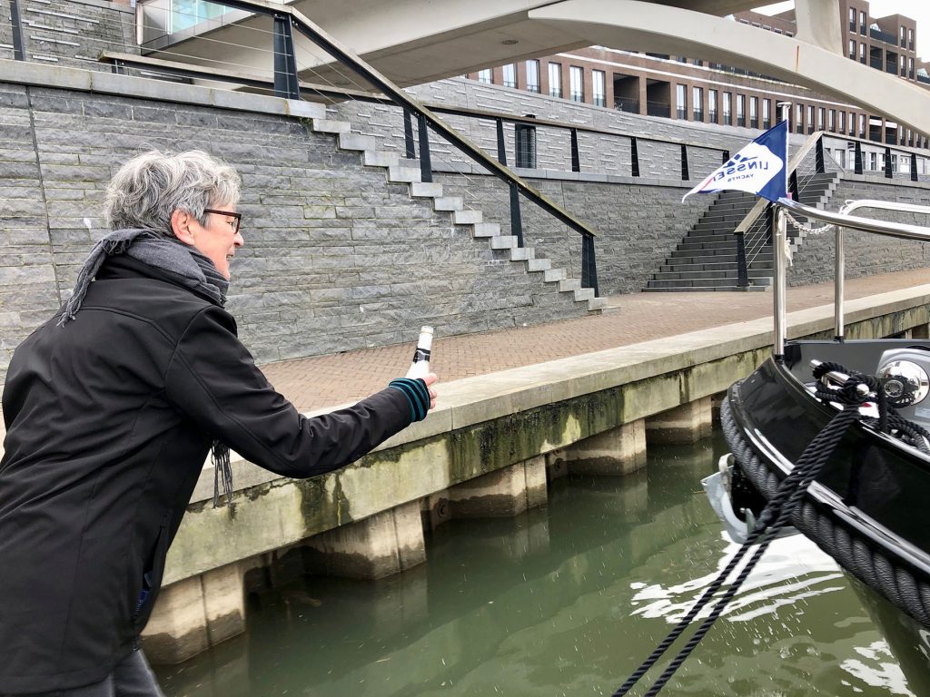 ... ich taufe dich auf den Namen "Kato 2" ...