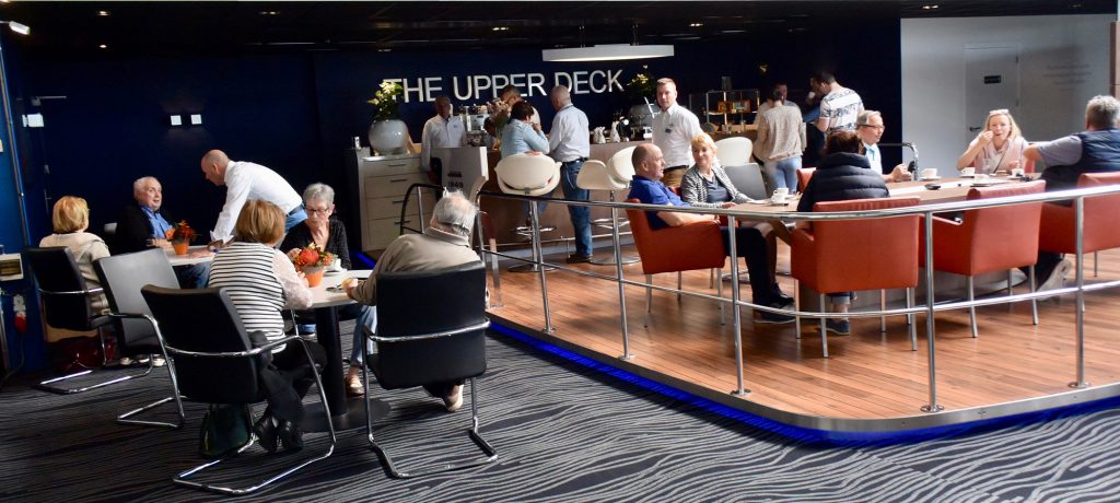 Kaffee und Kuchen zum Empfang