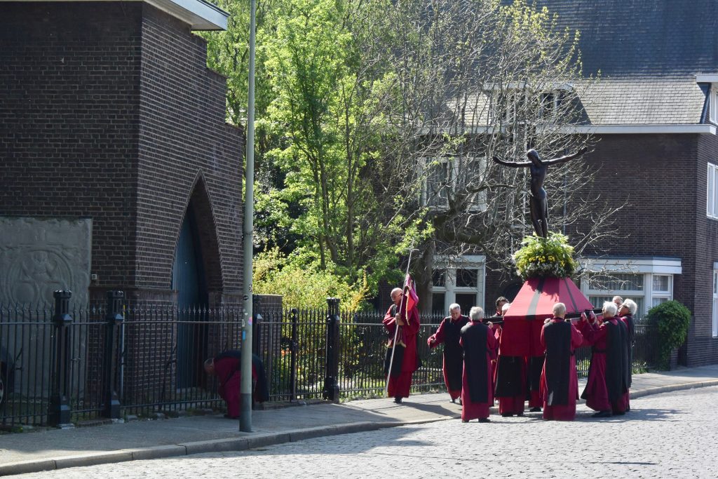 Der letzte Rest der Osterprozession ...