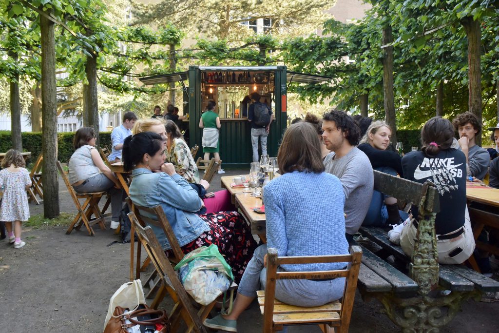 Stattdessen, Pause im Park ...