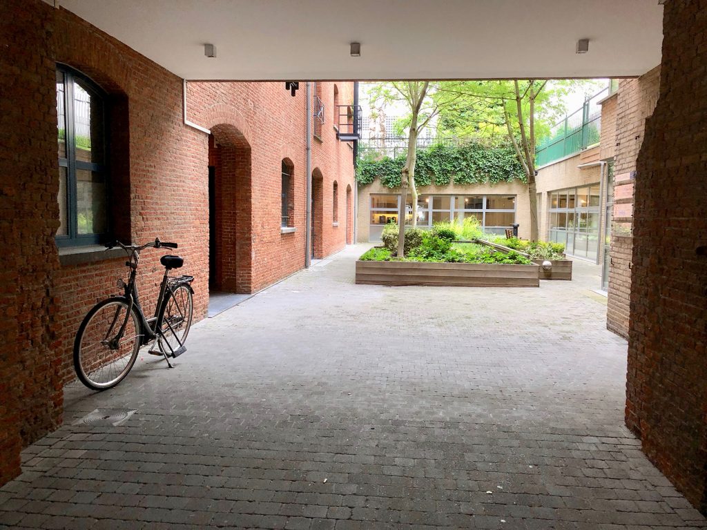 Hof des ehemaligen Speicherhauses ...