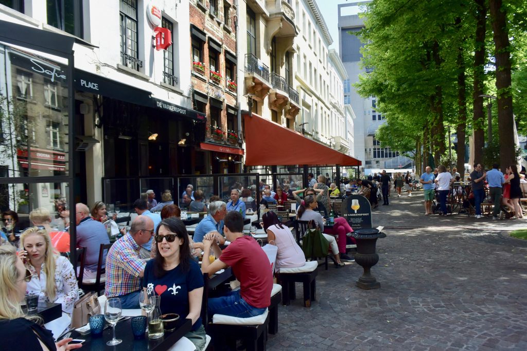 Wir haben das Gefühl, alle Antwerpener sitzen beim Lunch