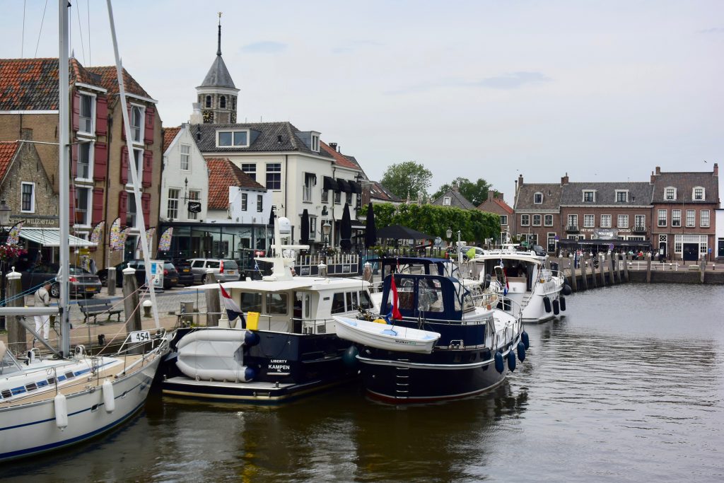 Im inneren Hafen ist nur wenig Platz für kleine Schiffe
