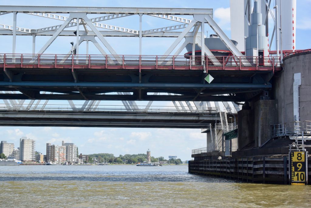 Oude Maas, kurz vor Einfahrt zum Hafen