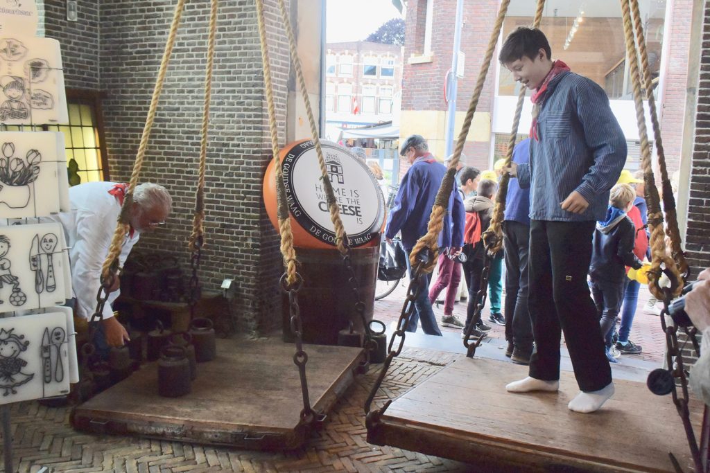 in der die gekaufte Menge exakt ausgewogen wird