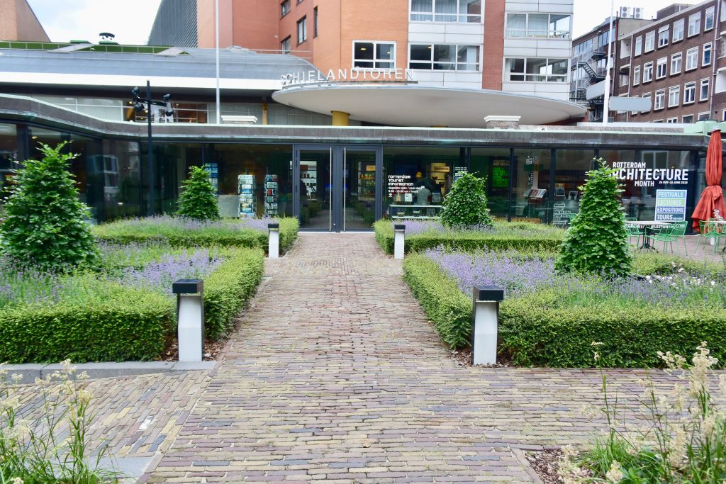 In Rotterdam zurück, ins Touristenbüro