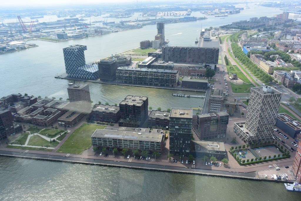 Bauboom auch am Hafen. 2006 sah es hier noch deutlich trostloser aus