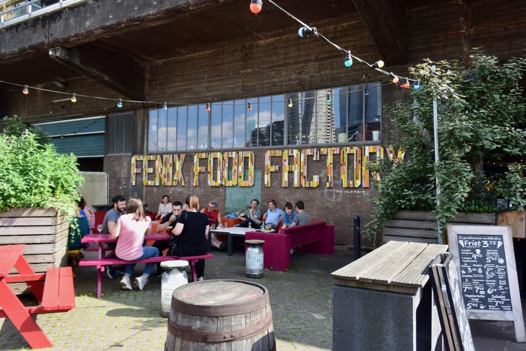 Ganz anders auf der anderen Seite des Rijnhavens im Fenix