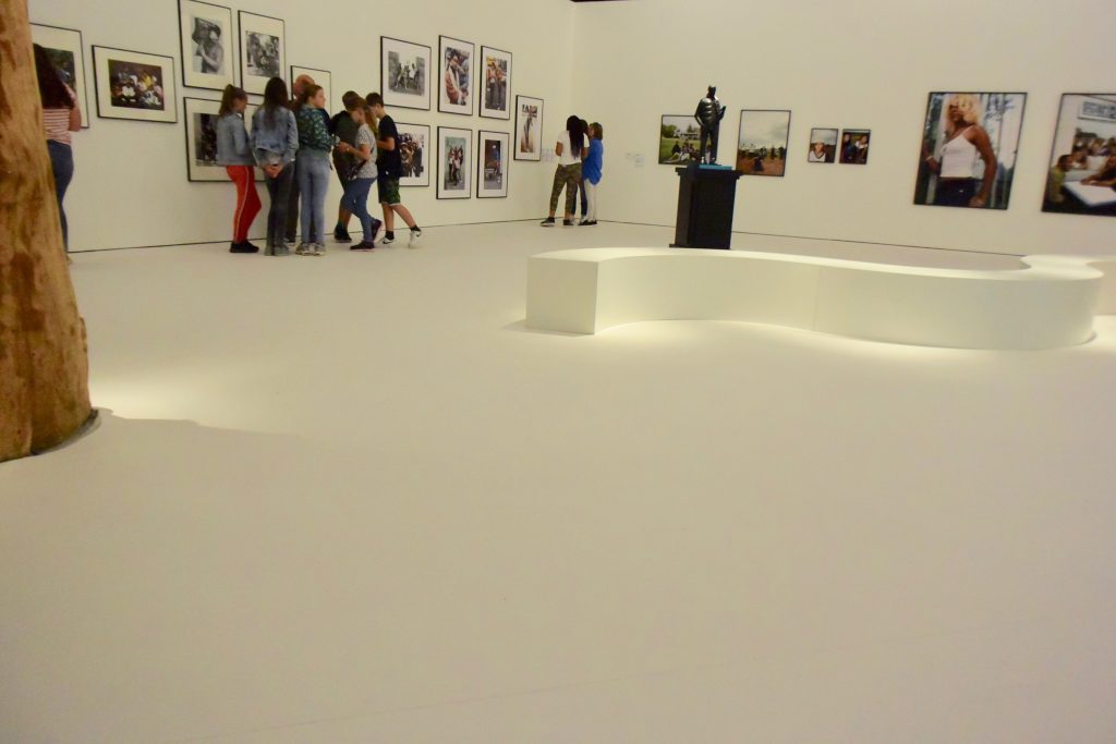 Hal 1: "Street Dreams" ...