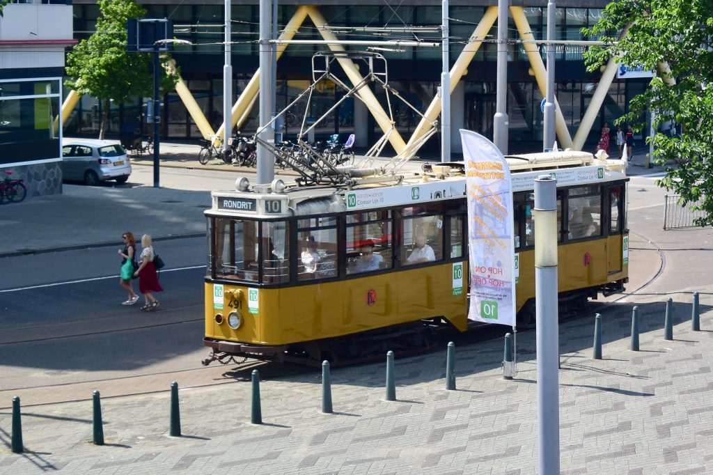 Auch möglich, eine Stadtrundfahrt mit einer historischen Tram