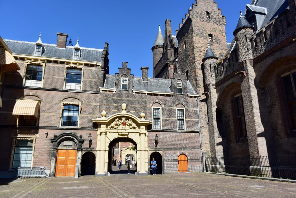 Ein gewaltiger Gebäudekomplex