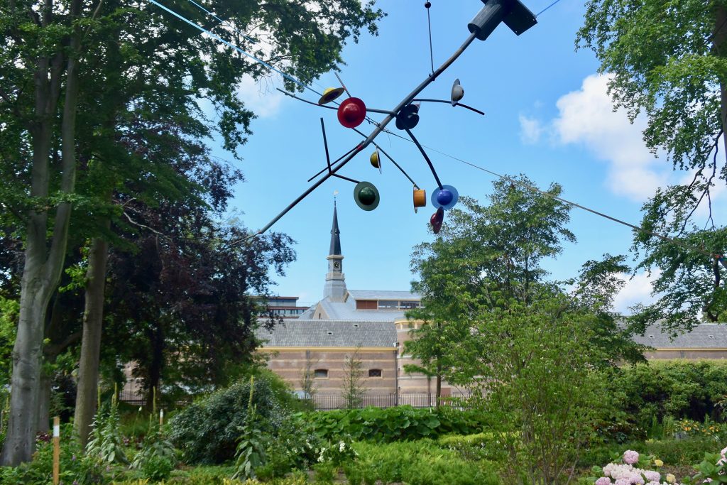 Installation im (öffentlichen Teil) des königlichen Palastgartens