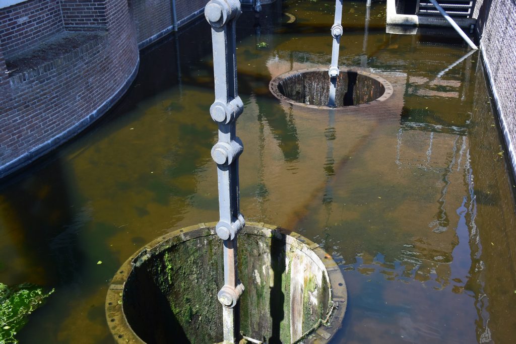 ... der acht Hebelarme von je 10 Tonnen Gewicht antreibt