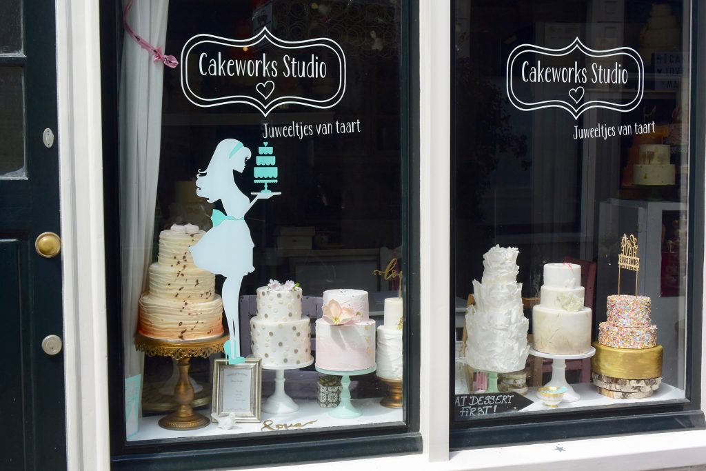 Kreative Hochzeitstorten und köstliche Süßigkeiten wie die klassischen Macarons de Paris