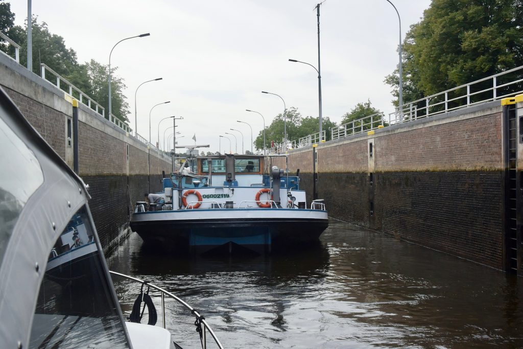 Zurück in D und in den großen DEK-Schleusen