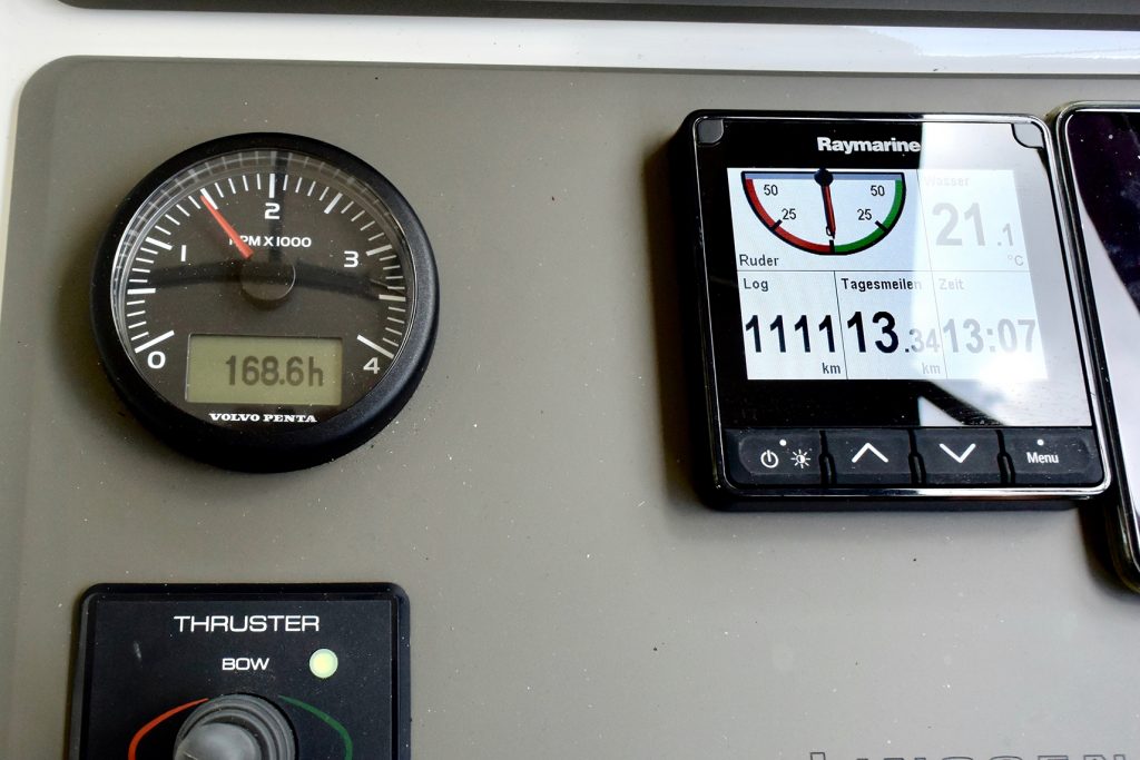 Unser Kilometerzähler zeigt eine Schnapszahl. 1111 km in 168,6 Stunden seit Übernahme der Kato