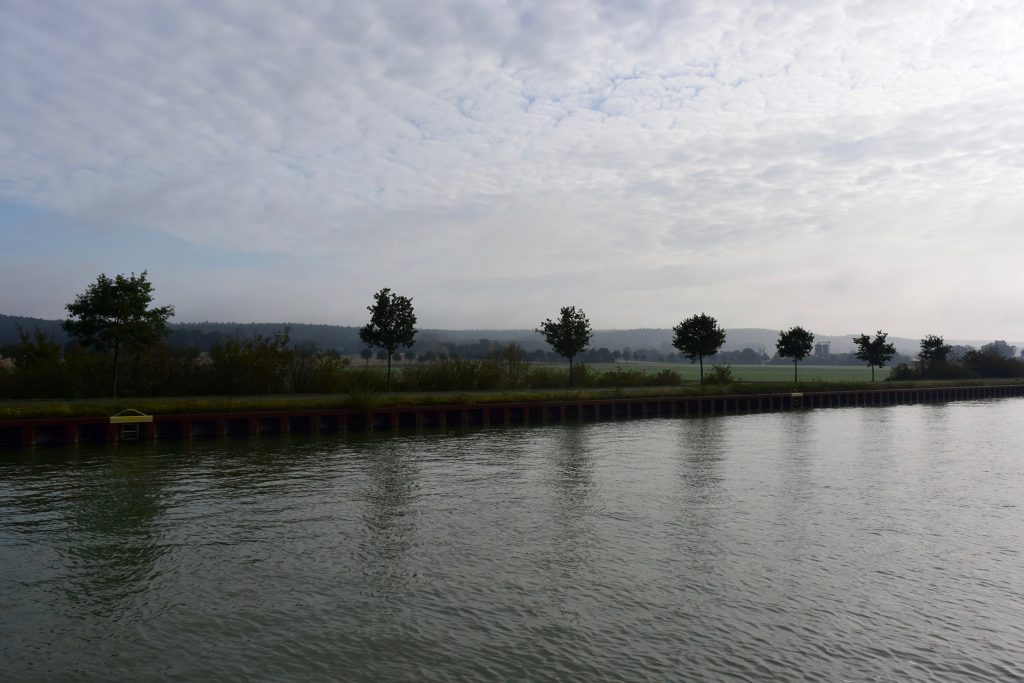 Aufsteigende Nebel begleiten uns noch eine ganze Weile ...