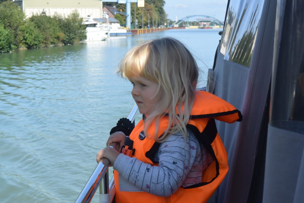 Palina (ganz ordentlich) mit Rettungsweste