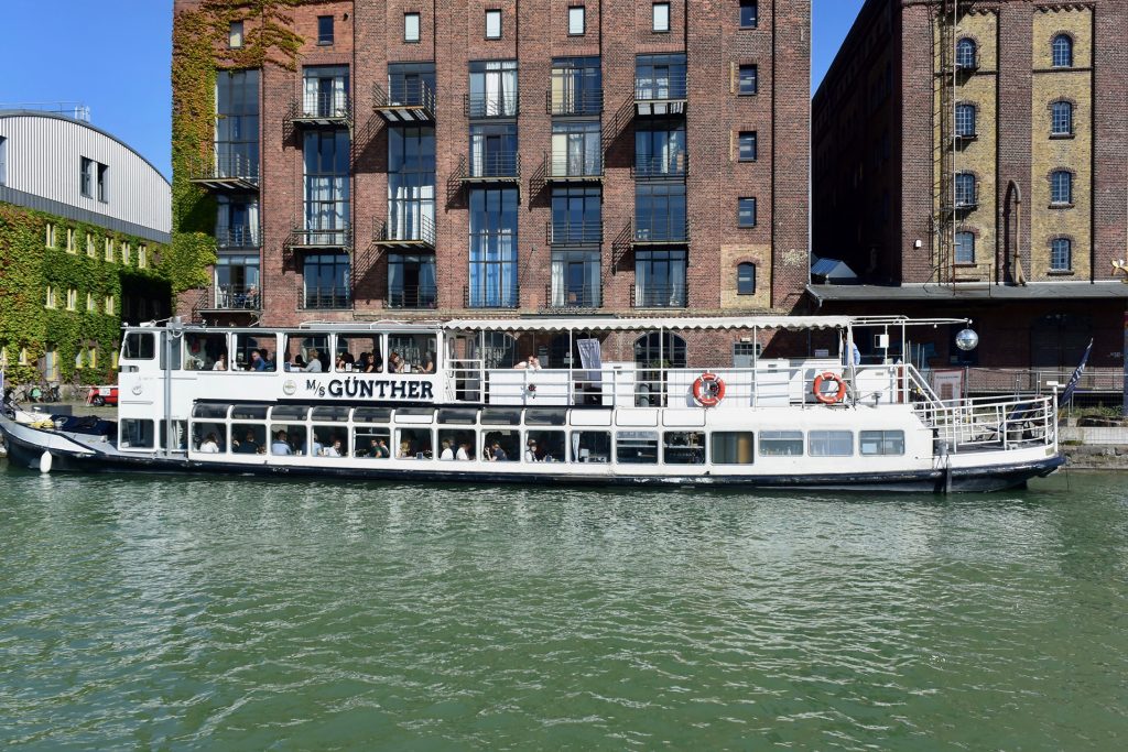 Bereits im Stadthafen, die MS Günther