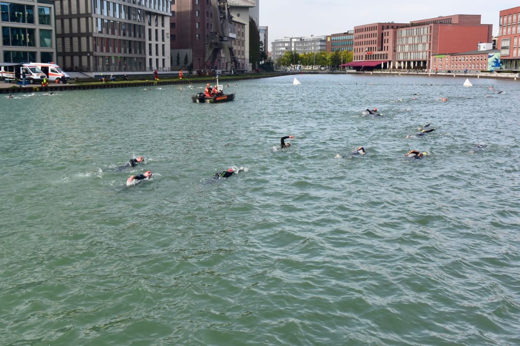 Eine Runde hat 2 km, also 4 Runden