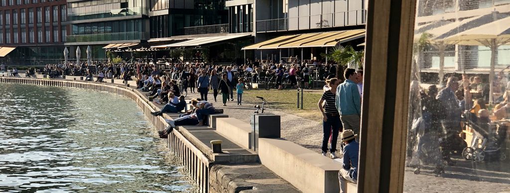Im Stadthafen steppt der Bär. Kein Wunder bei dem herrlichen Spätsommerwetter